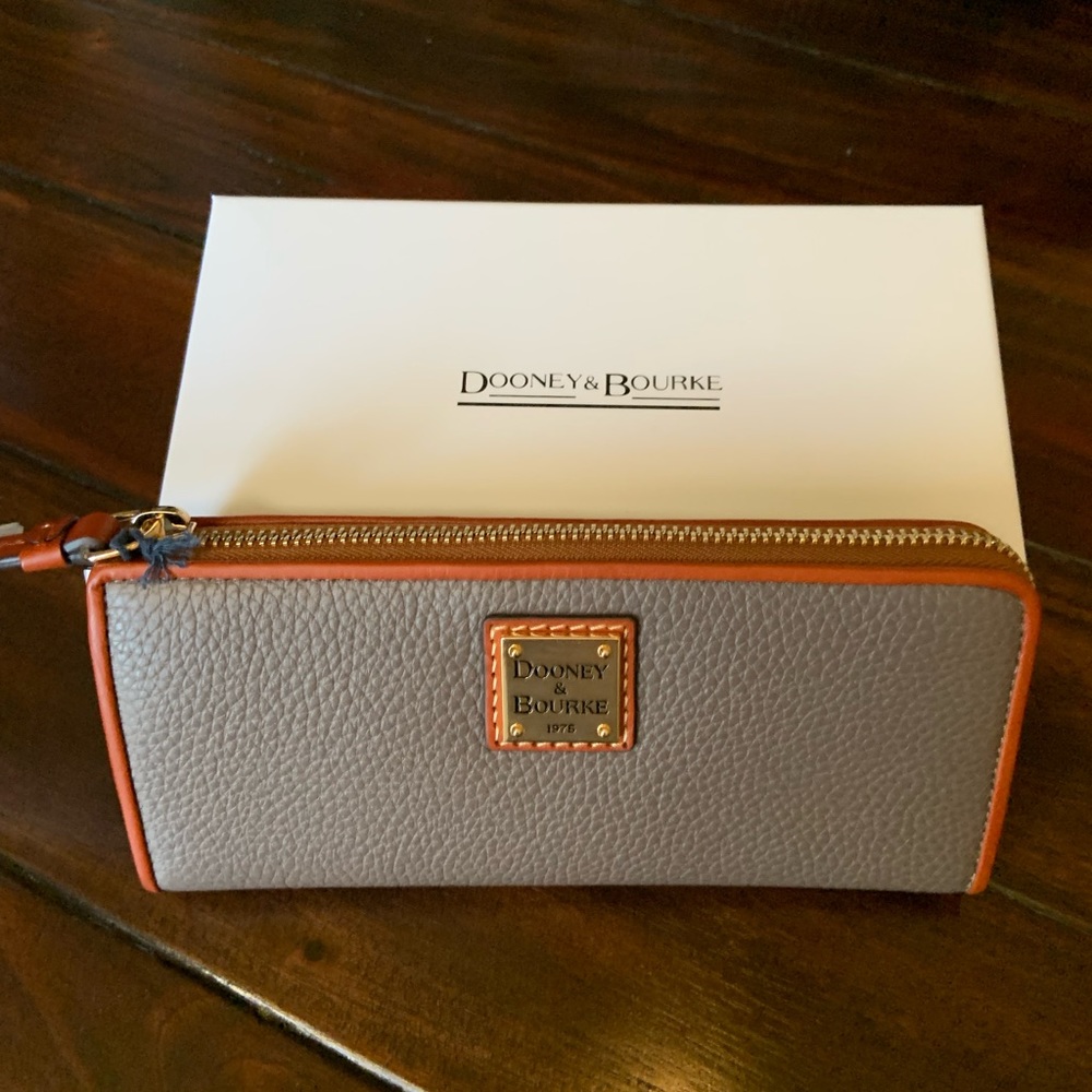 Dooney and Bourke wallet